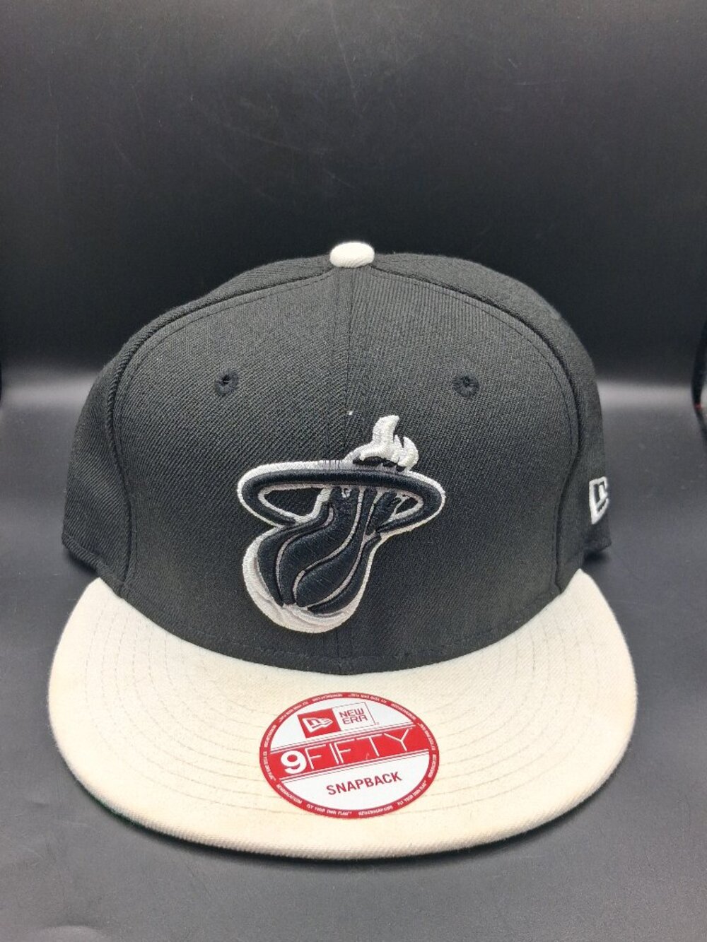 Miami Heat Basketball New Era Black/White 9Fifty Snapback Hat Cap EUC